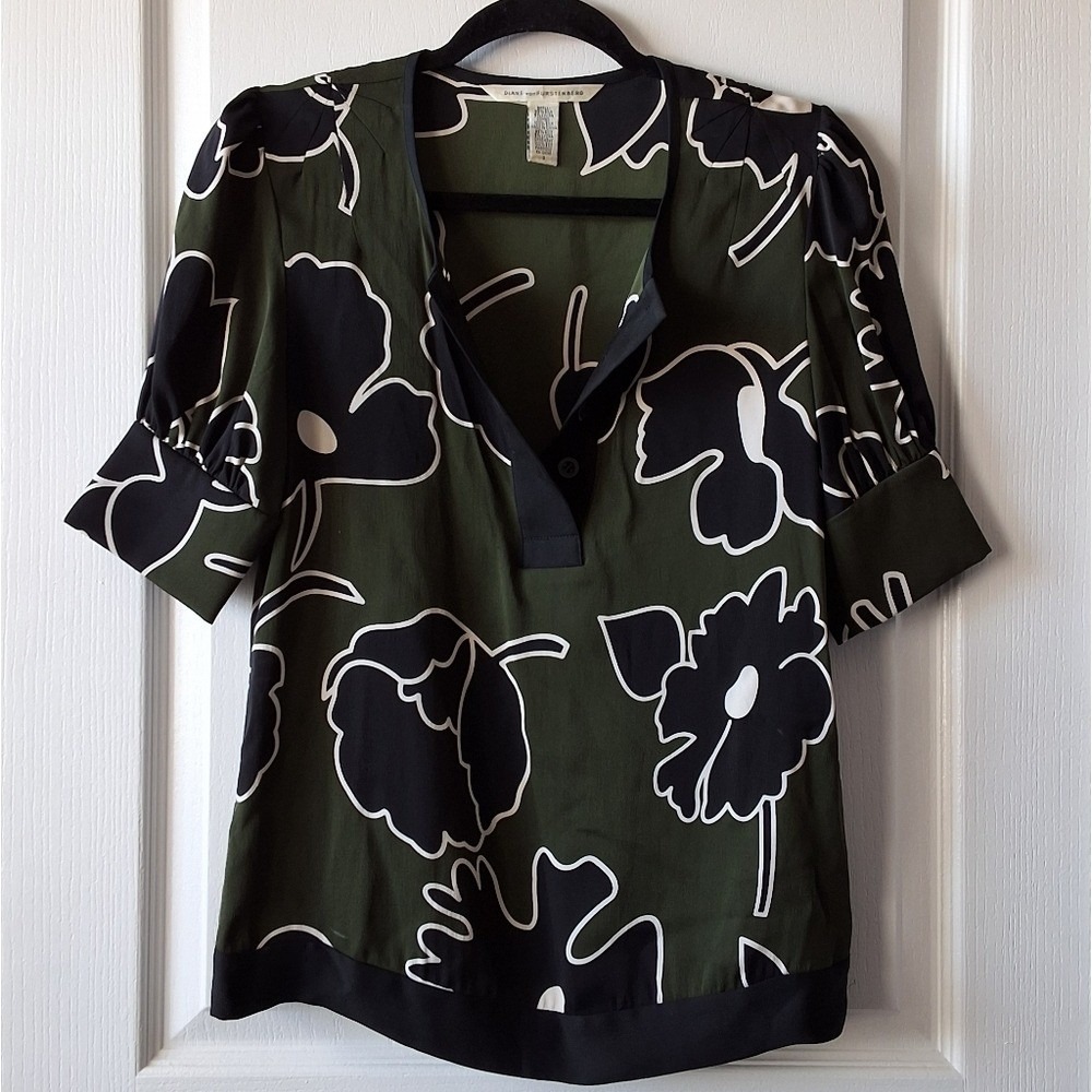 Diane Von Furstenberg 0 Block Outline Floral Print Silk Blouse French Sleeve